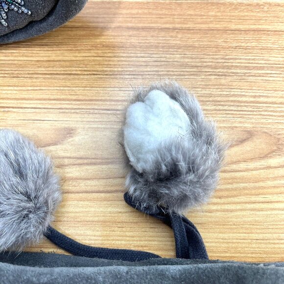 Manitobah Mukluks Boots Womens 9 Gray Suede & Fur Beaded Winter READ DESCRIPTION - Picture 4 of 9